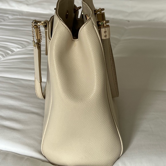 Vintage Coach Handbag/Crossbody - Picture 3 of 15